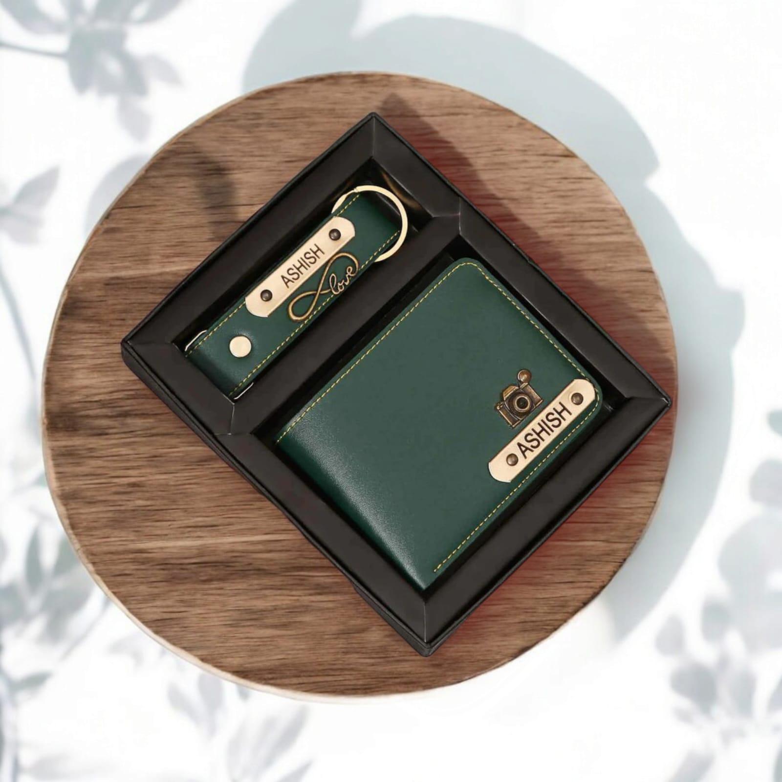 Personalized men's green wallet and keychain gift set with nameplate in box