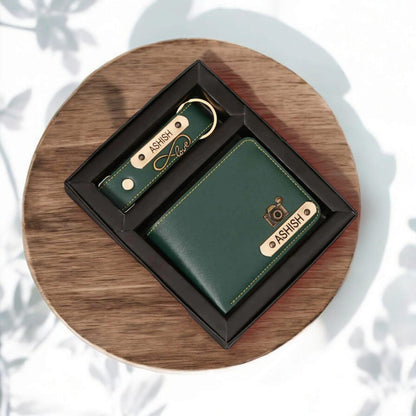 Personalized men's green wallet and keychain gift set with nameplate in box