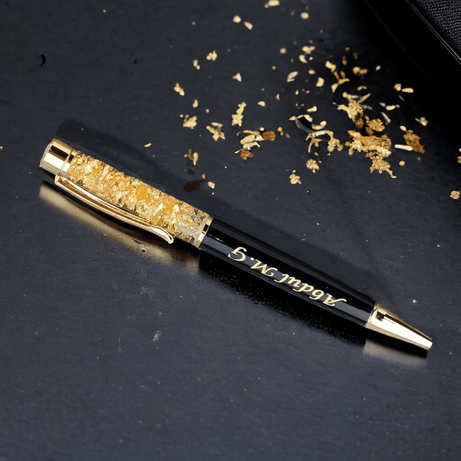 Personalised Pen with golden flakes - Le Prestige Box