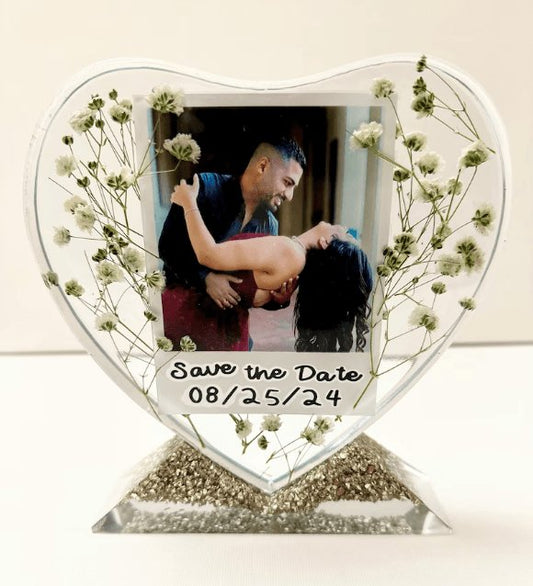 Personalized Heart - Shaped Resin Photo Frame - Le Prestige Box