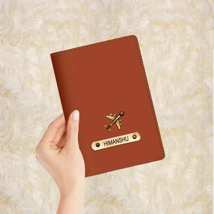 PERSONALIZED PASSPORT CASE WITH NAME & CHARM - Le Prestige Box