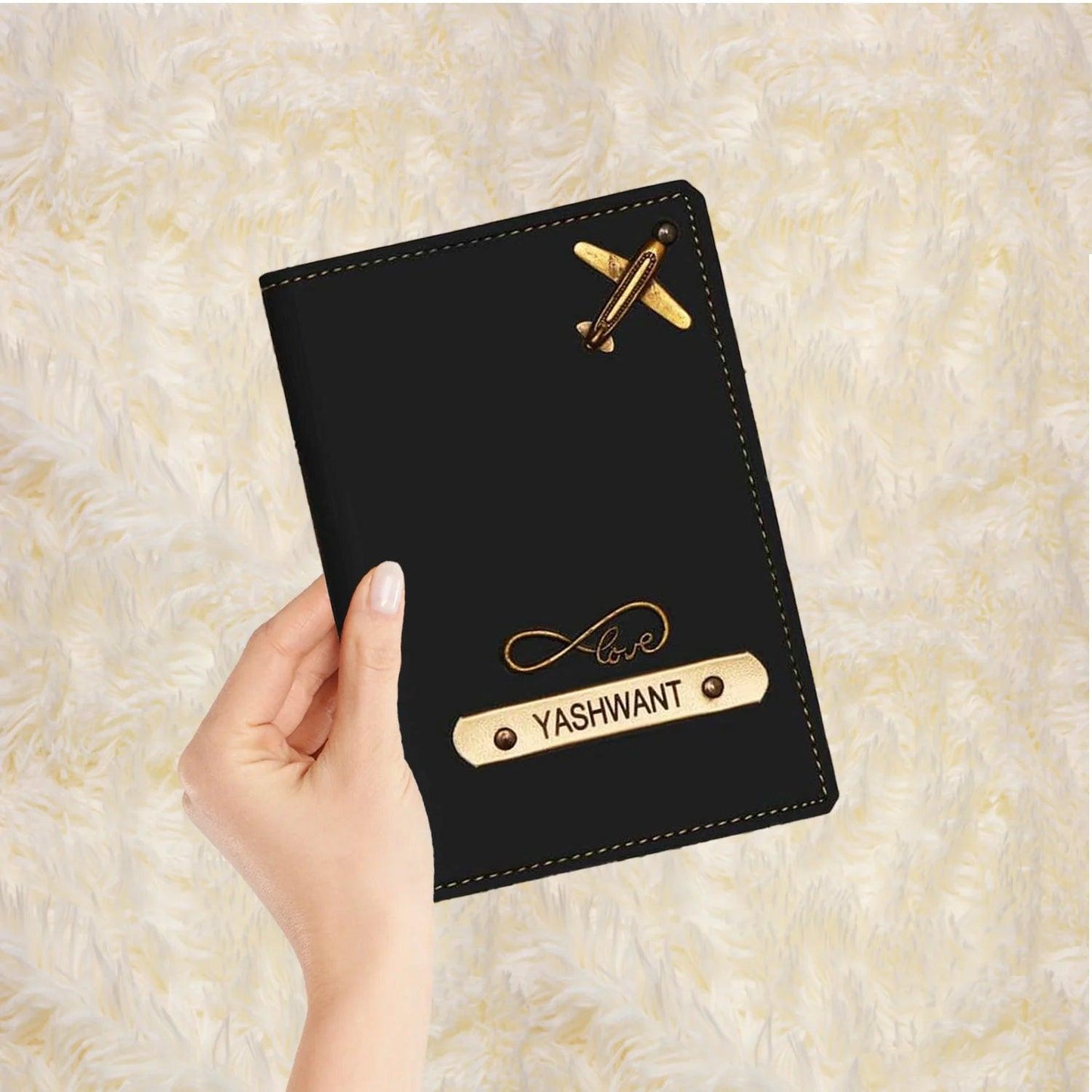 PERSONALIZED PASSPORT CASE WITH NAME & CHARM - Le Prestige Box