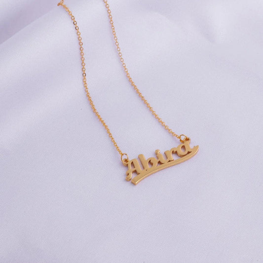 Sophisticated Necklace With Personalized Name Pendant - Le Prestige Box